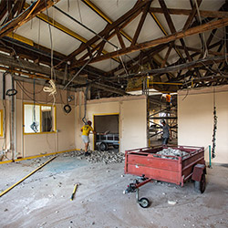 Les premiers coups de masse (d'une longue série)