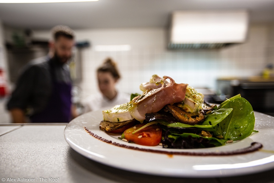 Julien et son équipe vous préparent des plats délicieux