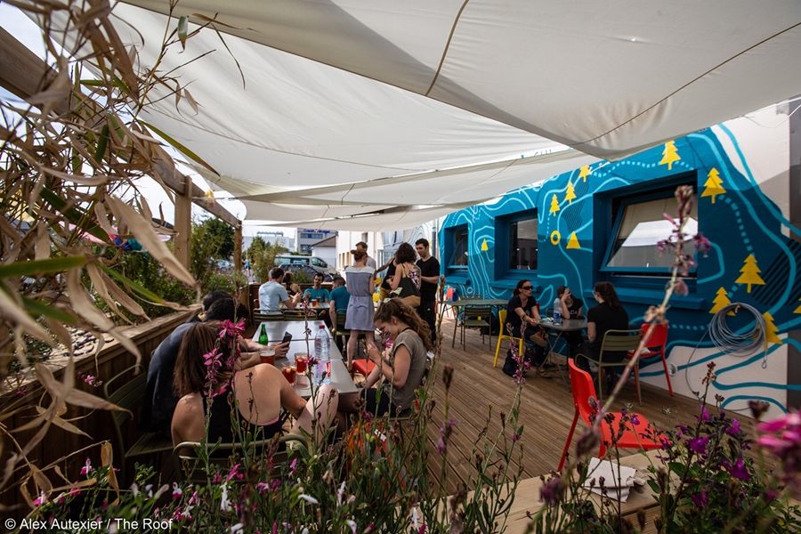 On vous attend également pour boire un coup